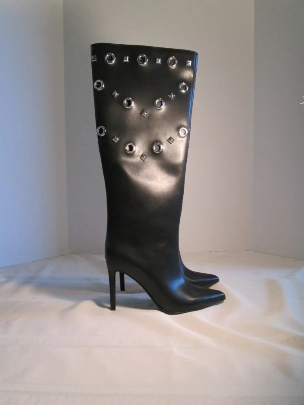 I.N.C. Saiqa Grommet Knee High Boots NIB Sz 6 - Picture 5 of 10